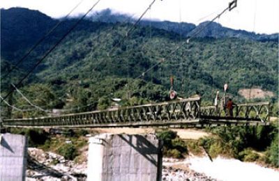 Bailey suspension bridge construction is flexible and fast