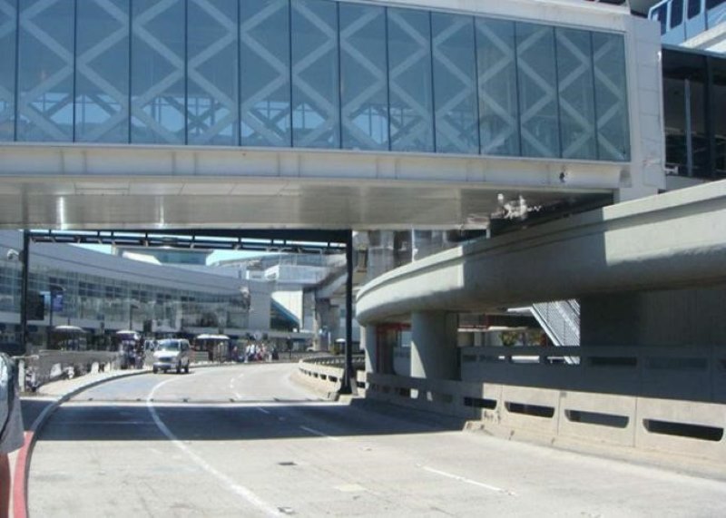 Modular assembled Pedestrian Foot Bridges with Glass Facades