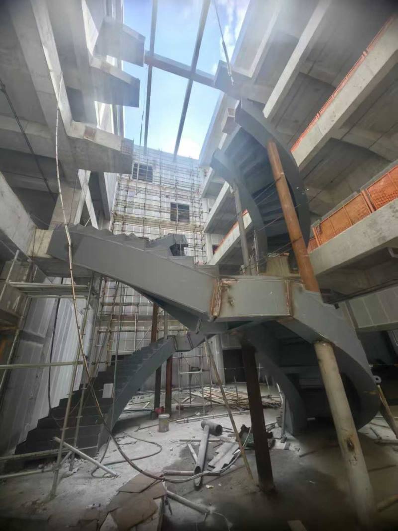 5 smooth natural curved stair stringer beam