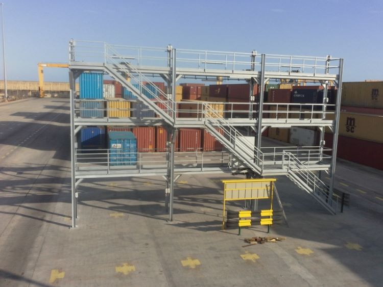 Reefer_Rack_Gantry_Steel_Structures_for_Reefer_Container_Stacks_Valencia_Spain_01