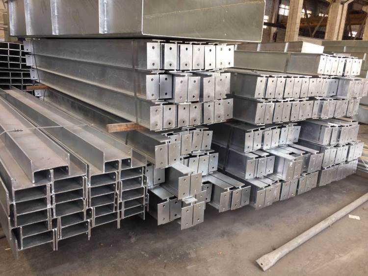 Reefer_Rack_Gantry_Steel_Structures_for_Reefer_Container_Stacks_Valencia_Spain_01a