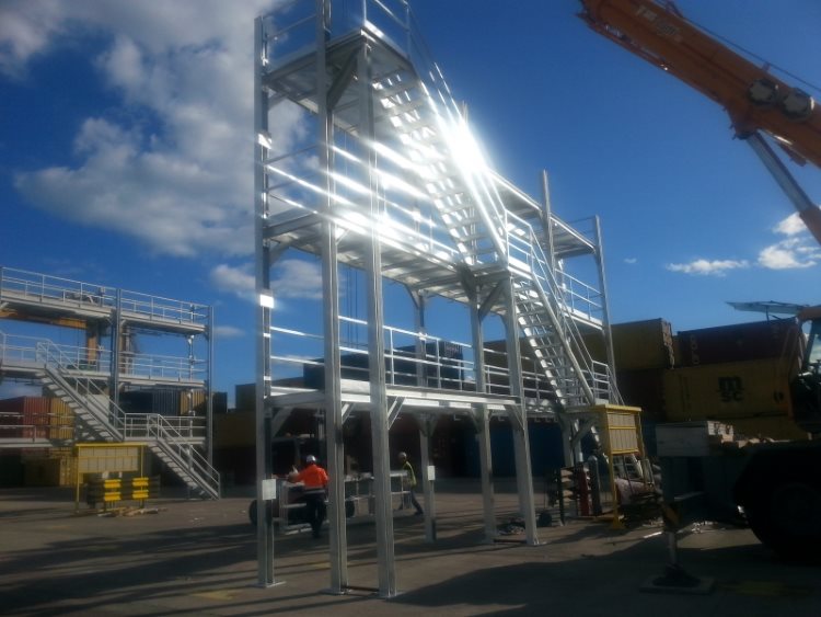 Reefer_Rack_Gantry_Steel_Structures_for_Reefer_Container_Stacks_Valencia_Spain_02