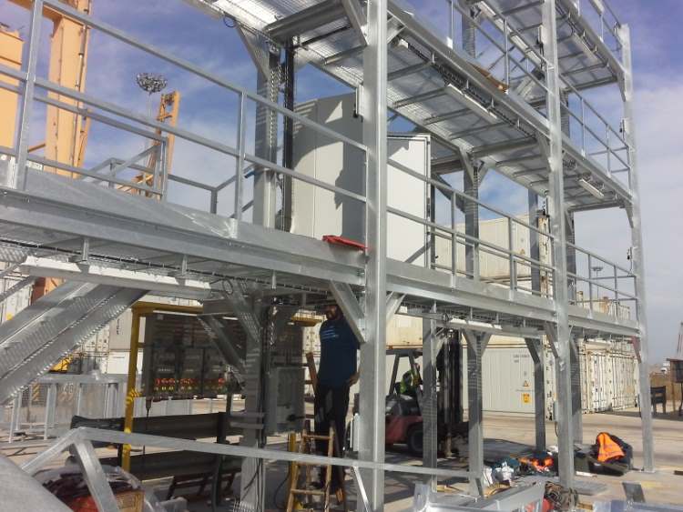 Reefer_Rack_Gantry_Steel_Structures_for_Reefer_Container_Stacks_Valencia_Spain_03