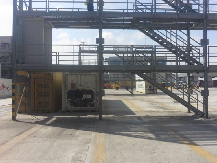 Reefer_Rack_Gantry_Steel_Structures_for_Reefer_Container_Stacks_Valencia_Spain_04