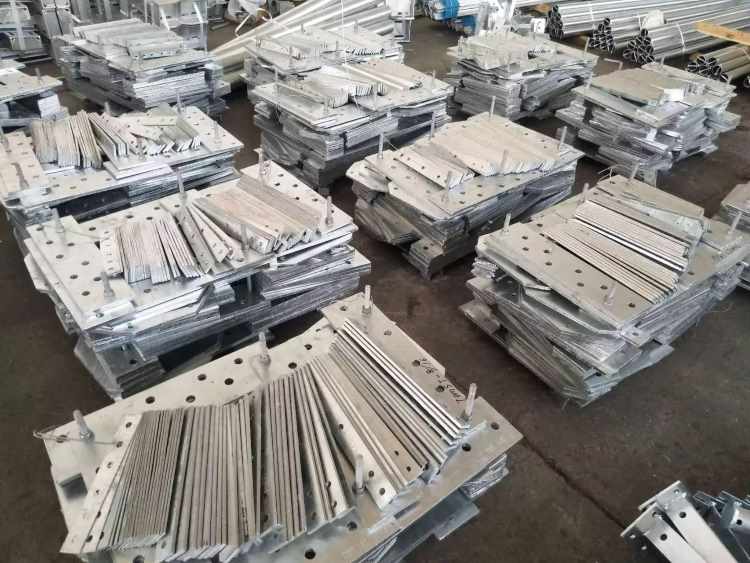 Triangular_Signal_Self_Supporting_TV_Tower_04_Packing_Packaging_Shipping_Container_Loading