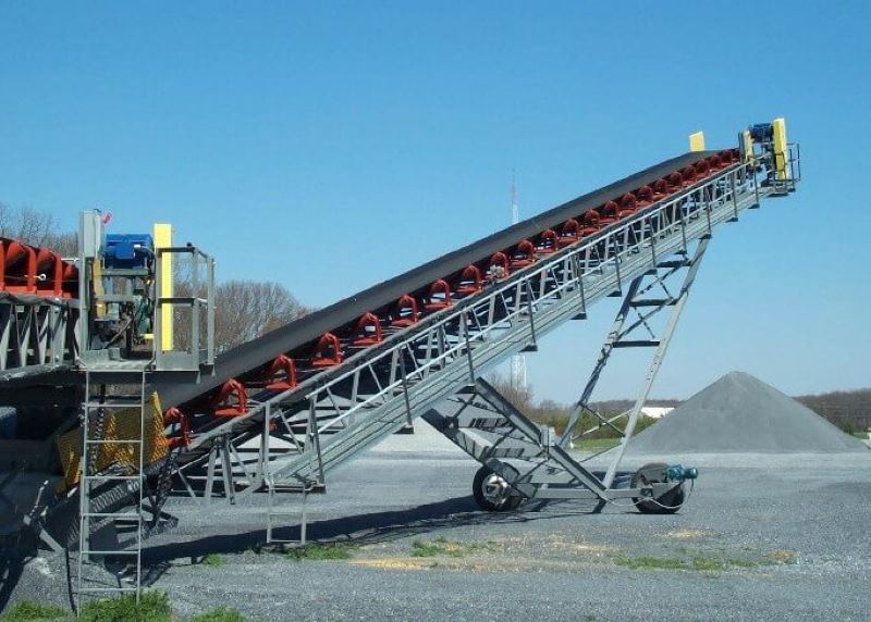 Screen Station Buildings and Screen Feed&Discharge Conveyors Steel Structures: 36 x 100 Radial Stacker 