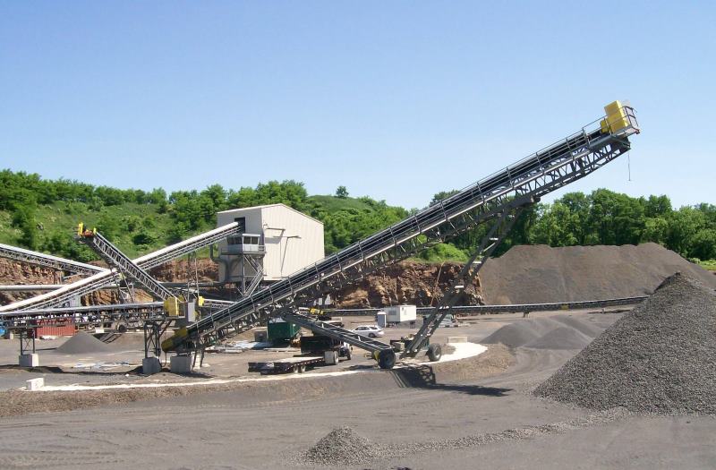 Screen Station Buildings and Screen Feed&Discharge Conveyors Steel Structures: 36 X 100 Radial Stacker 