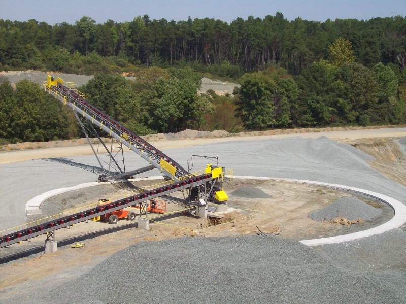 Screen Station Buildings and Screen Feed&Discharge Conveyors Steel Structures: 24 x 120 Radial Stacker 