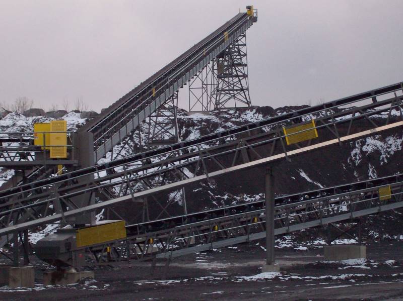 Screen Station Buildings and Screen Feed&Discharge Conveyors Steel Structures: 42 x 250 Fixed Stacker 
