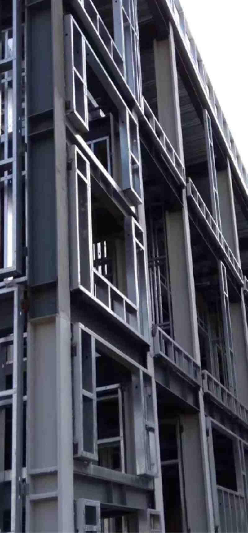 3 Floor Steel Family House Building USA:Windows and Doors Installation