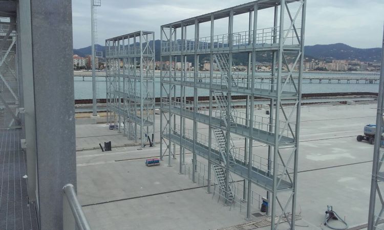 Maersk Multifunctional Reefer Rack Steel Platforms Italy: Site Steel Structure Installation Supervision 