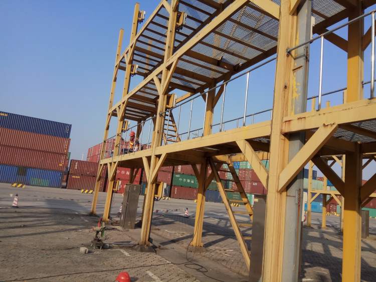 Xinghaida_Port_Reefer_Rack_Platform_Repair_and_Maintenance_02-Repair-painting-ongoing