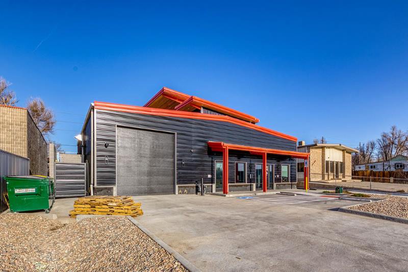 Office,Showroom,Warehouse Use Metal Commercial Buildings With Modern Design Black Color:Front side View