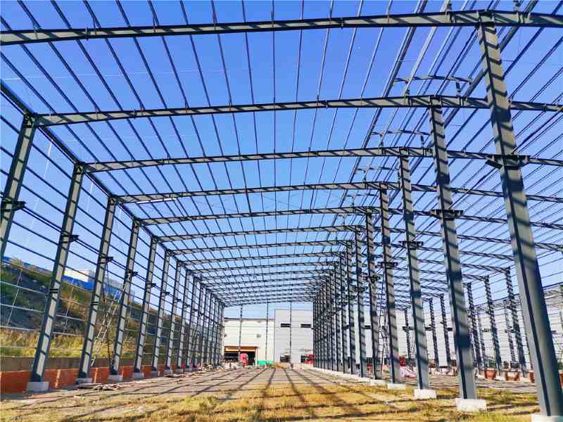 4700Sqm Industrial Steel Structure Workshop Heavy Duty PEB